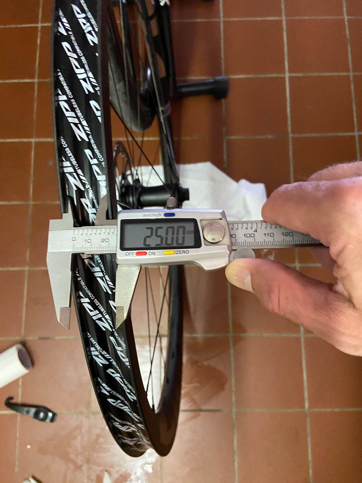 10 RCX II ZIPP innen.jpg