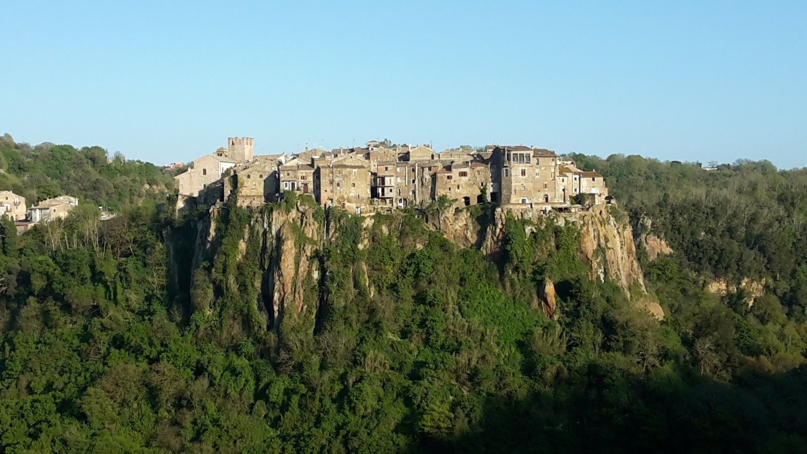 Borgo_Calcata.jpg