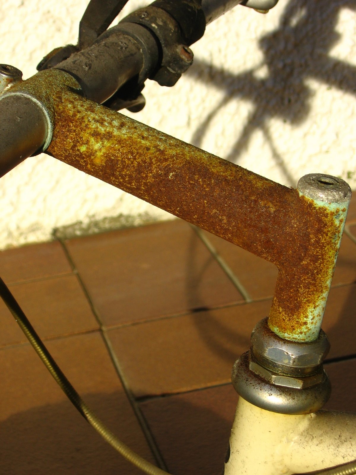 Bridgestone mit Suspenders verrottet 5.JPG