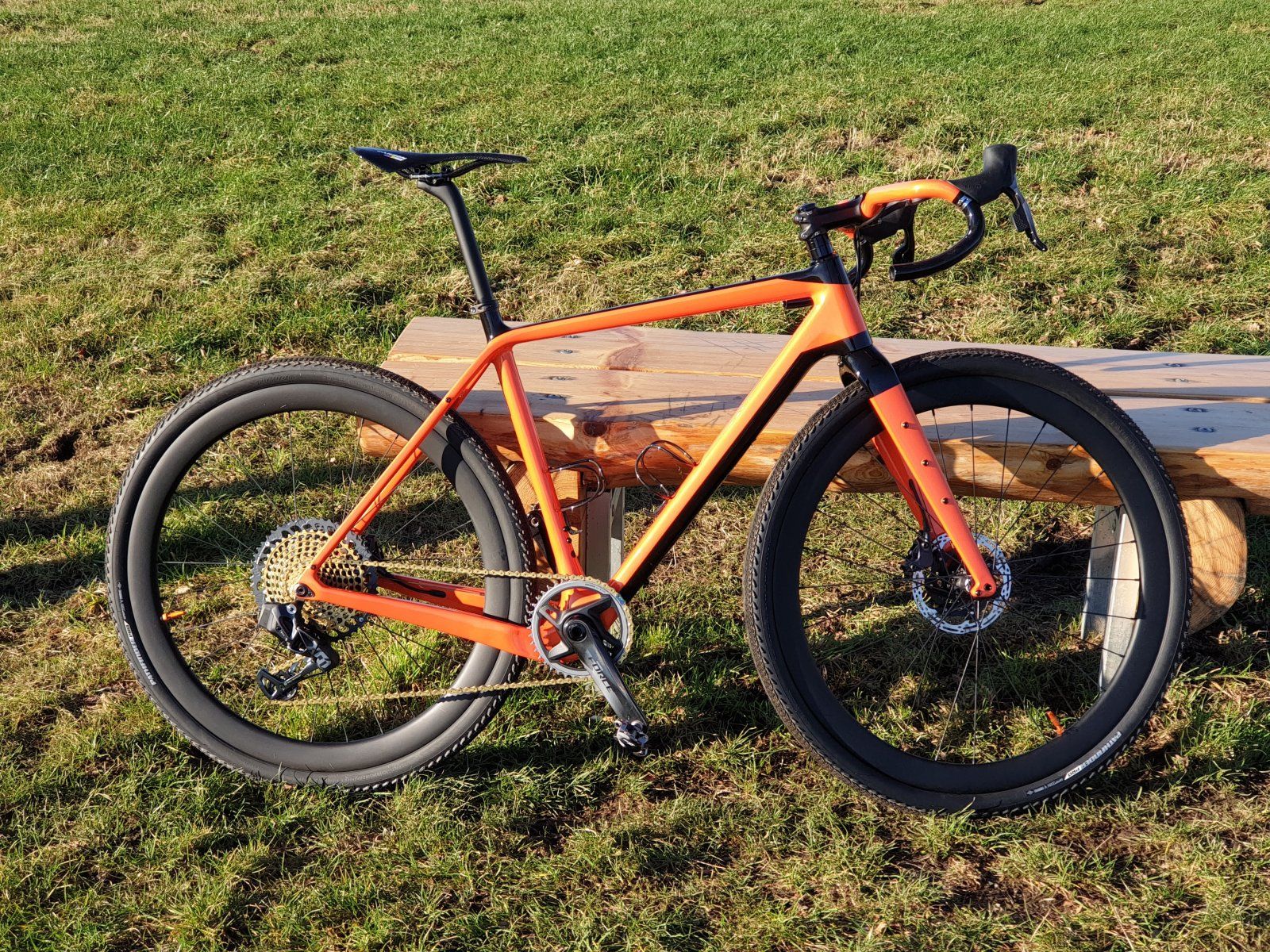 Carbonda gravel top