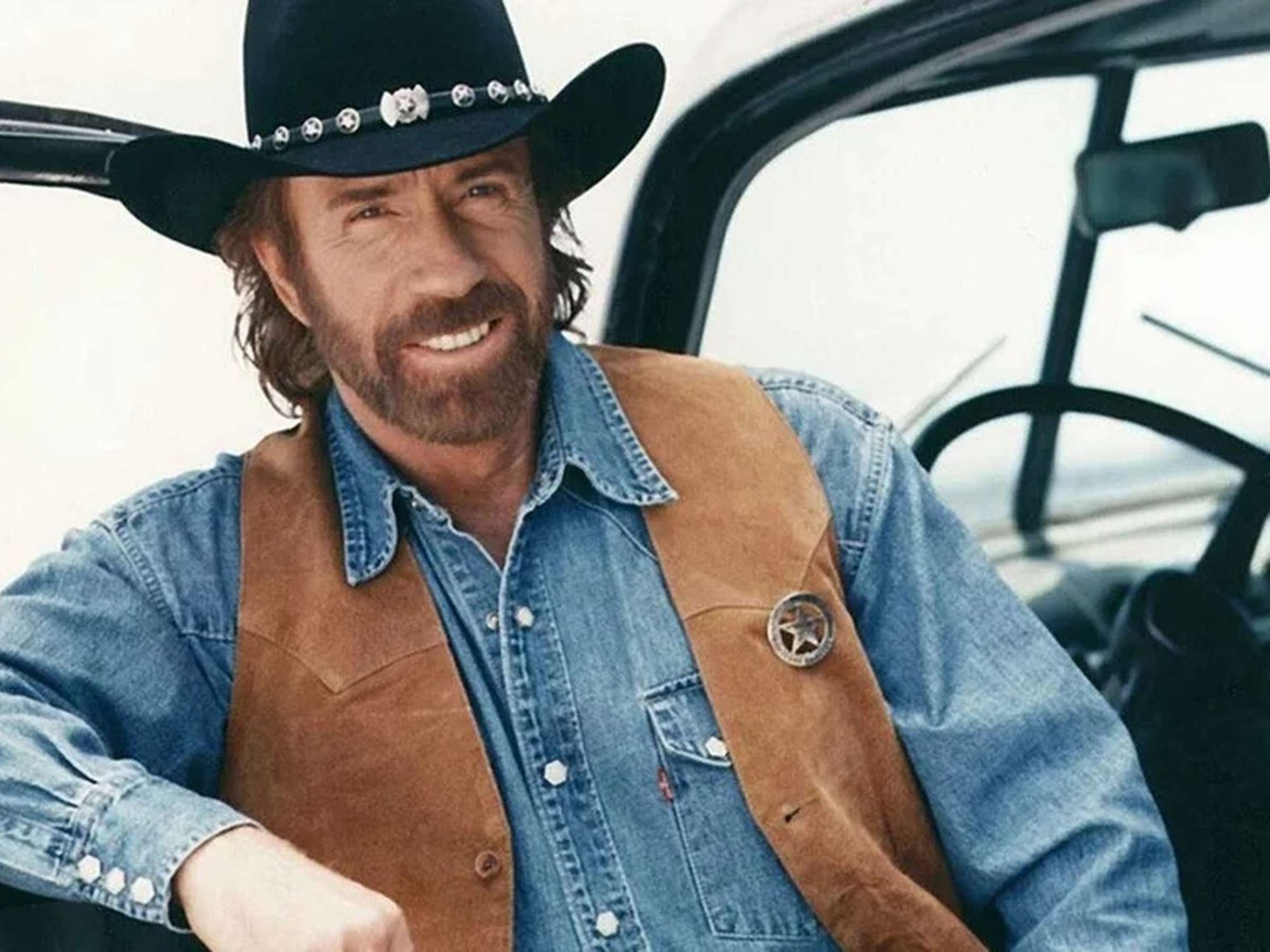 Chuck Täxas.jpg