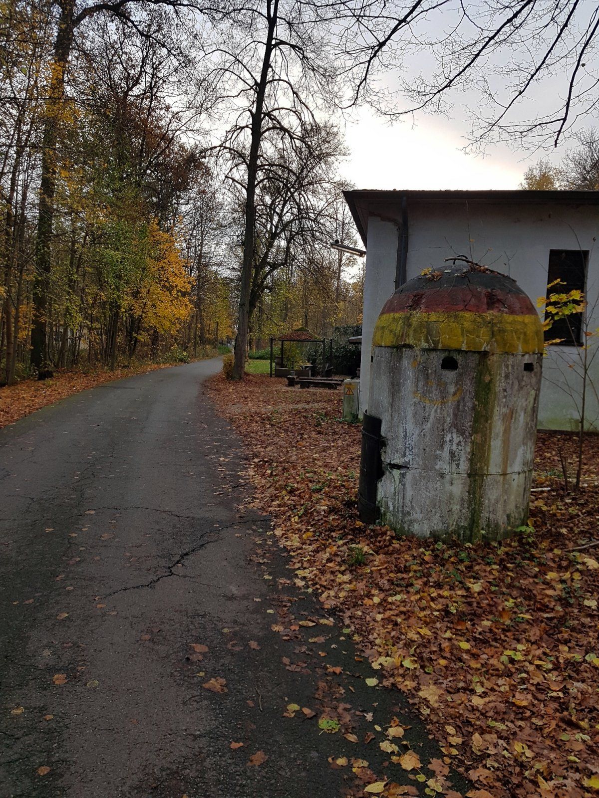 Ein Mann Bunker; vielleicht heute auch Frau Bunker.jpg