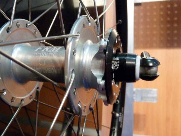 FRM-Urano-team-hubset-integrated-rotor-mount01.jpg