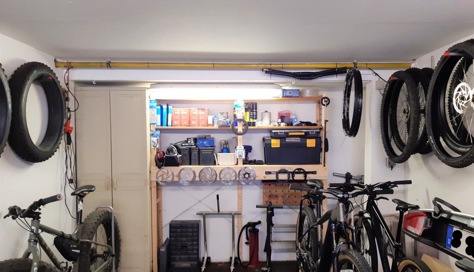 Garage1.jpg