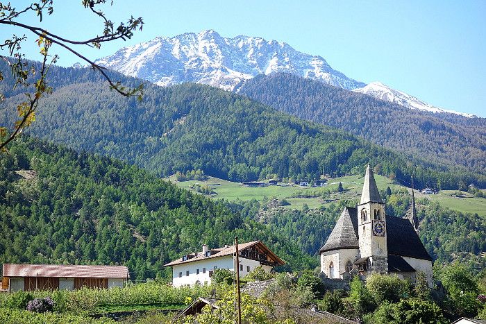 Kirche b 700.jpg