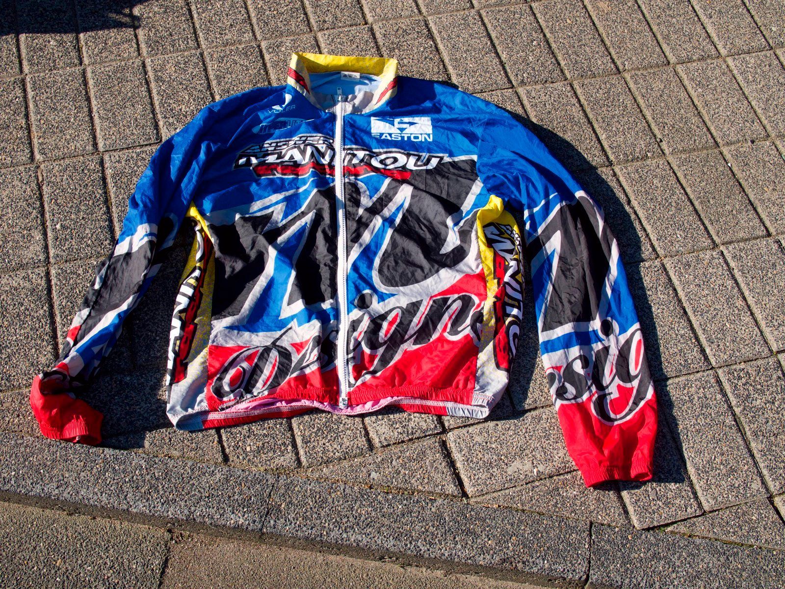 Manitou Windjacke.jpg