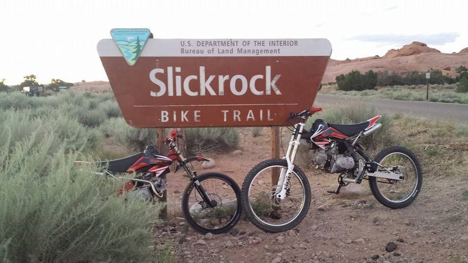 motoped_slrock_960.jpg