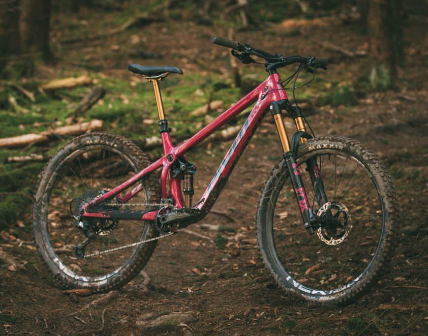 Pivot_Shadowcat_Team_XTR_2022_First_Ride_END_WEB.Res-3435-1140x760.jpg