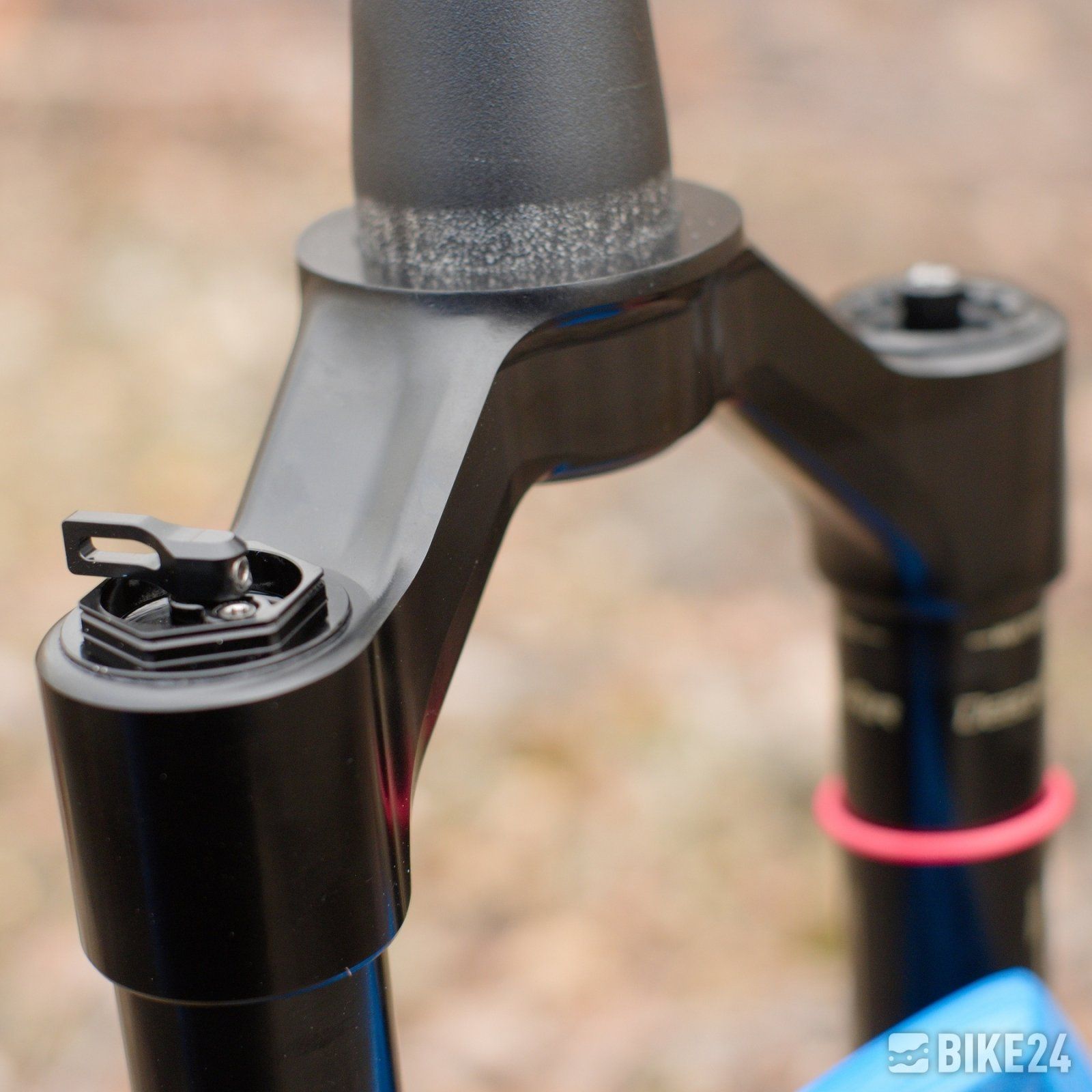 rockshox-sid-sl-ultimate-race-day-blue-bike24-06-813648.jpg