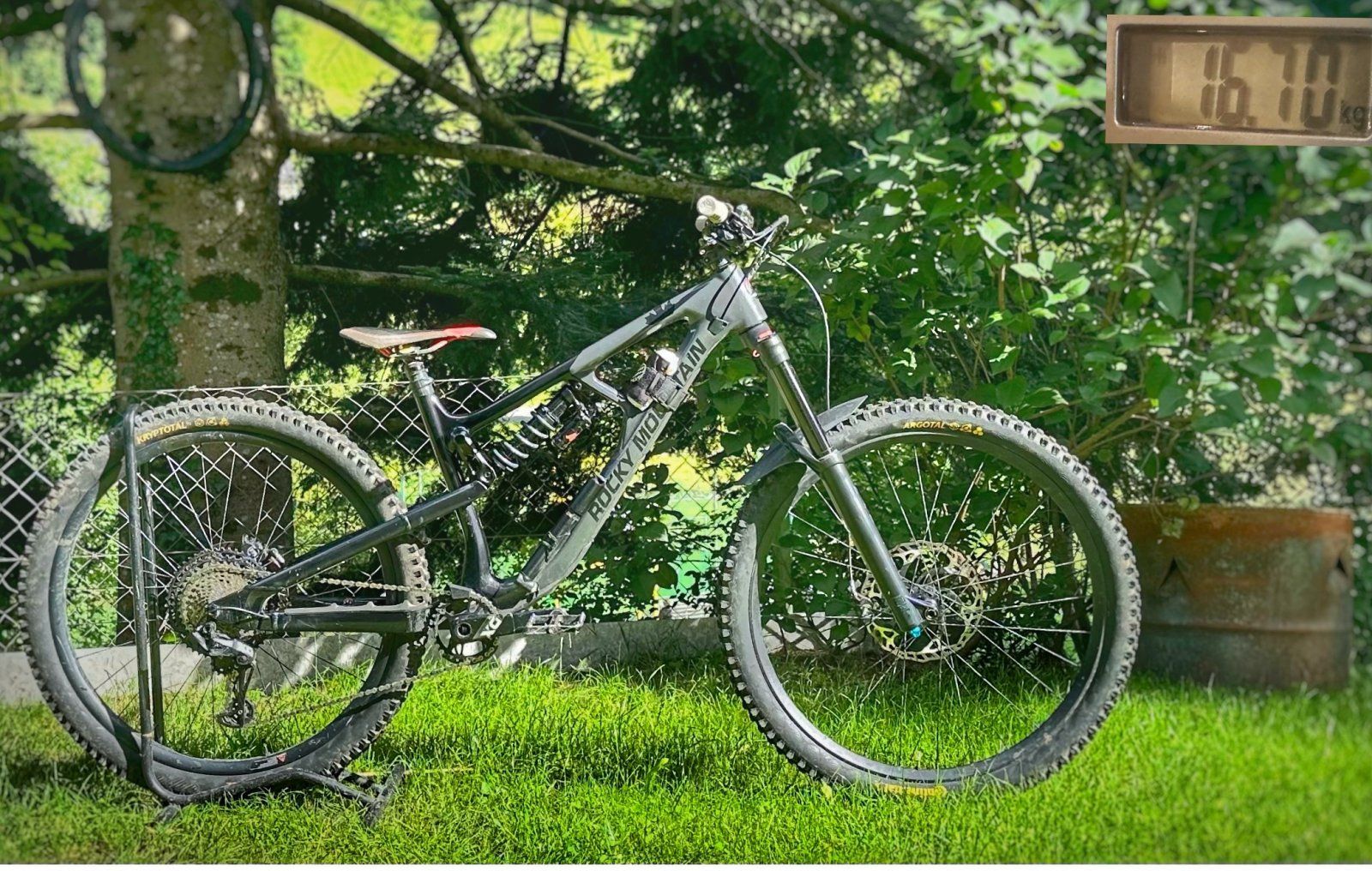 rocky mountain slayer 2020 large gravity setup.JPEG