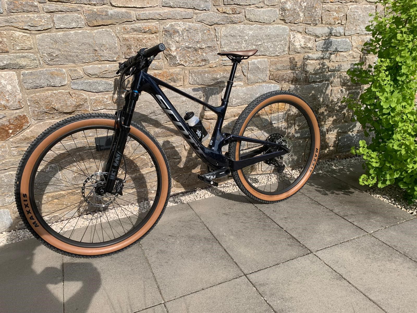 SCOTT Spark RC Comp Bike blue.jpg