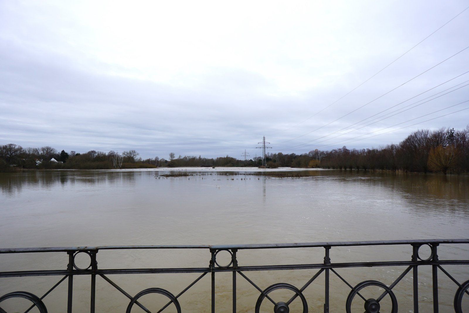Seenlandschaft bei Querum.JPG