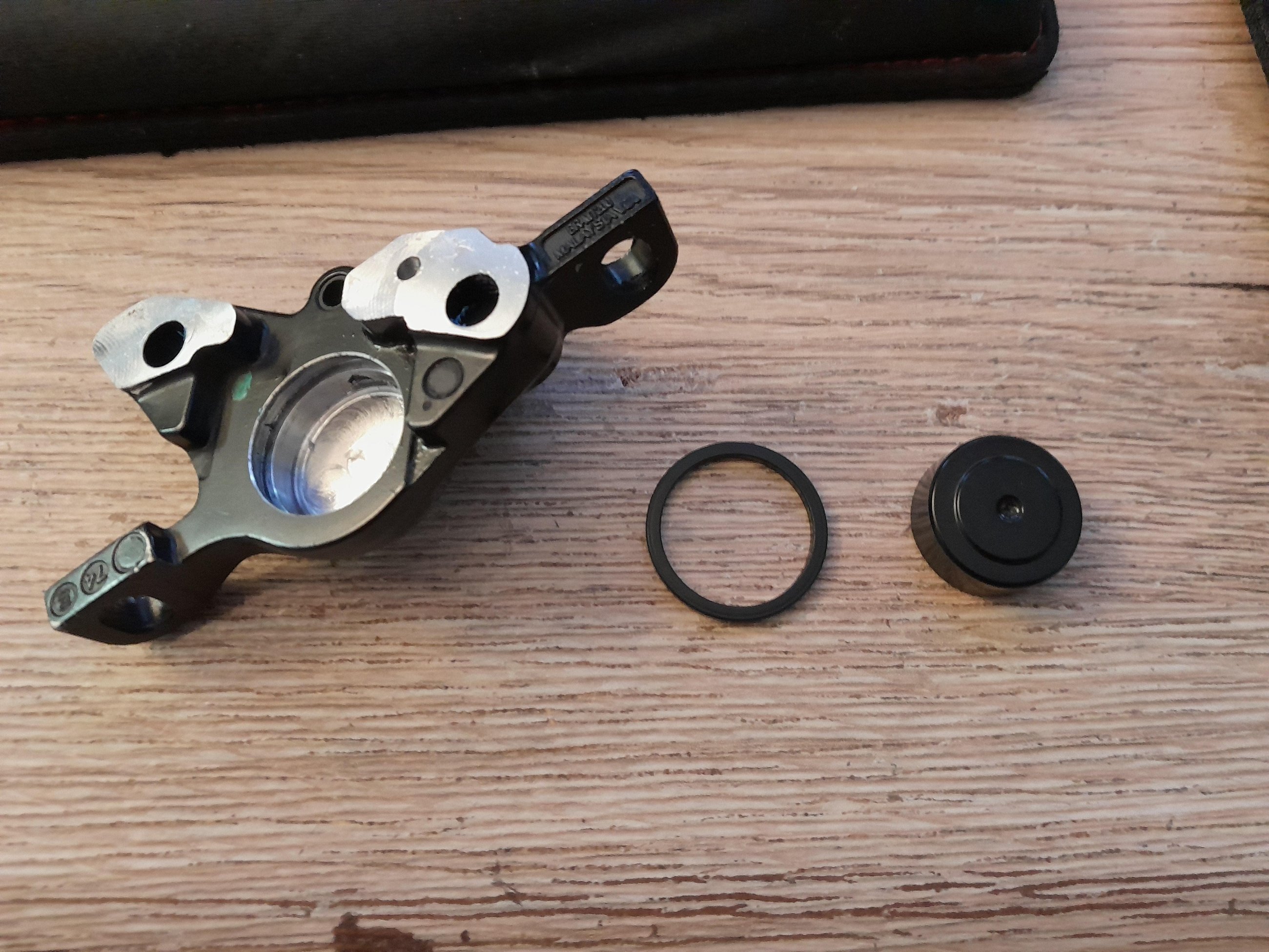 Shimano Bremskolben.jpg