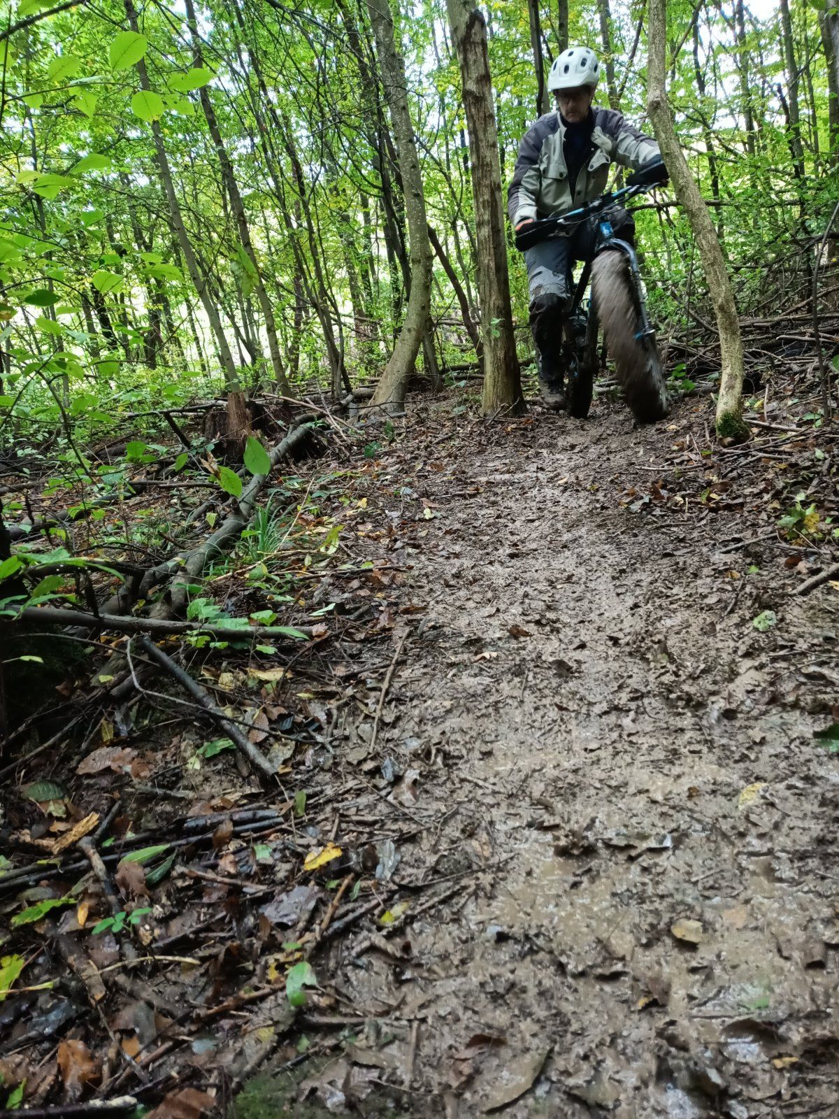 Trek Farley 6-im Dreck (2).jpg
