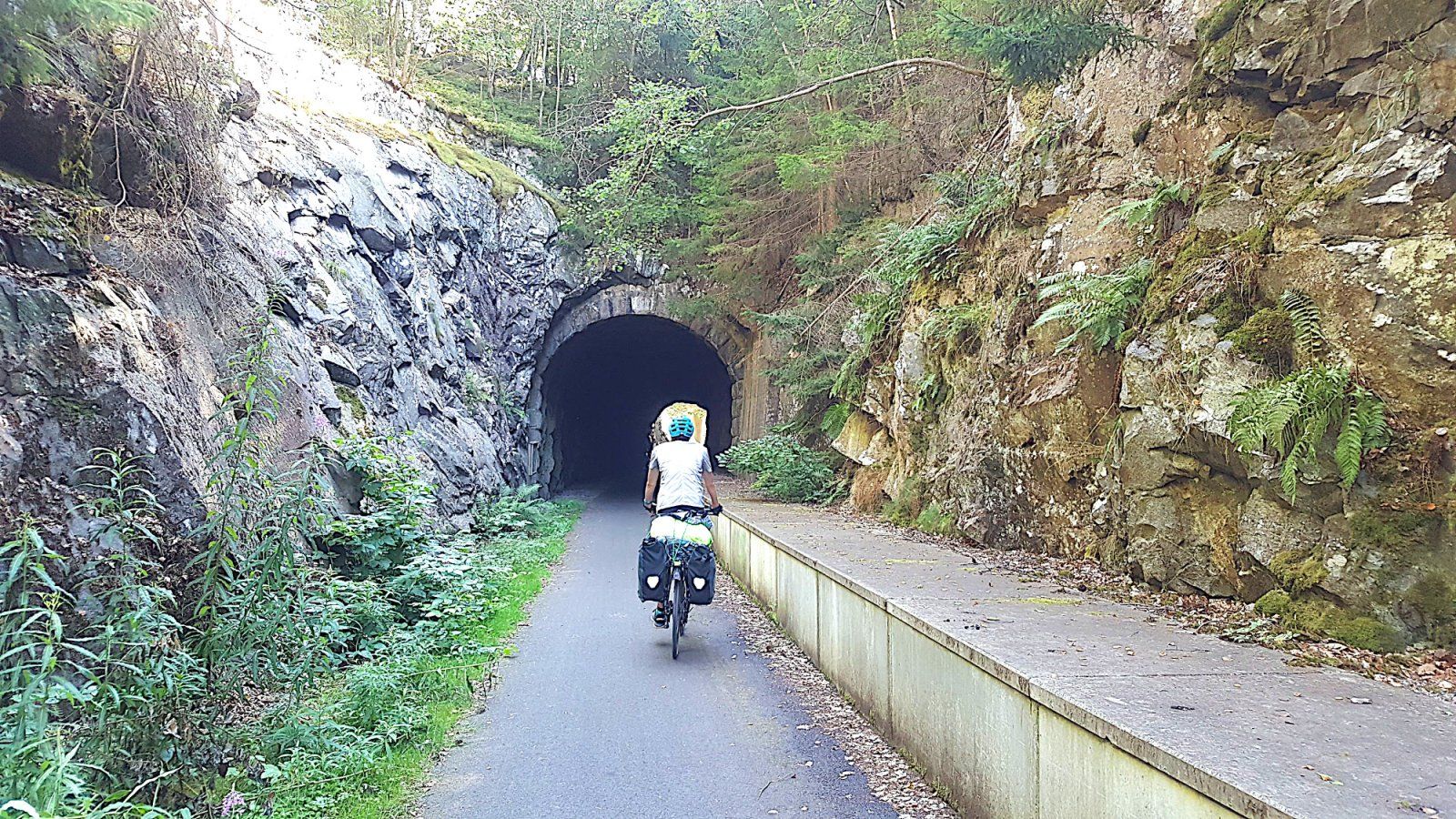 Tunnel 2000.jpg