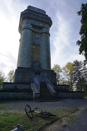 Bismarckturm in der Asse.JPG