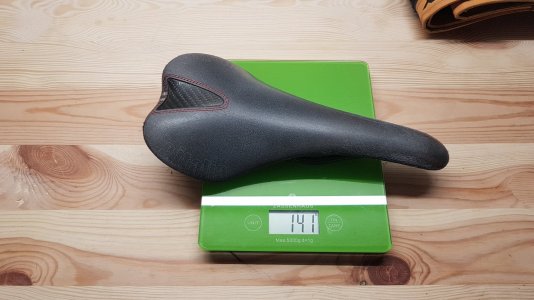 Sattel - Selle Italia SLR Kit Carbonio (141 g).jpg