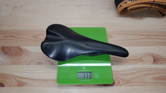 Sattel - Selle Italia SLR Kit Carbonio stripped (113 g).jpg