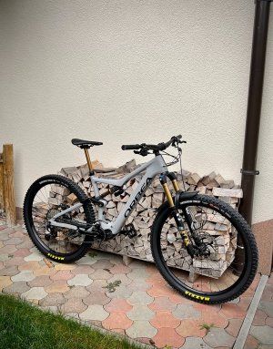 Orbea_RISE_mouse_grey_02k.jpg