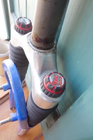 Manitou-Federgabel-.jpg Manitou-Federgabel-.jpg