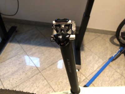 Richtchey WCS Carbon 1-Bolt_02.jpg