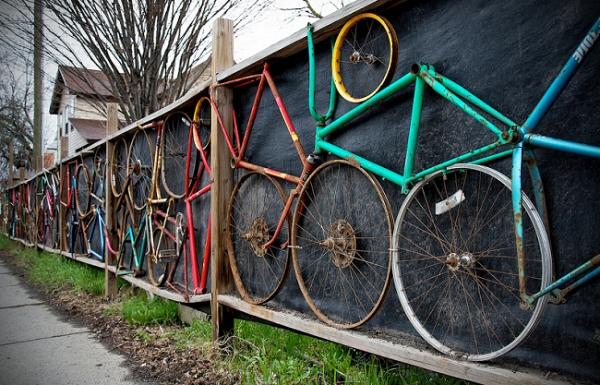 Metalrahmen-Fahrrad-recycled-Gartenzaun.jpeg