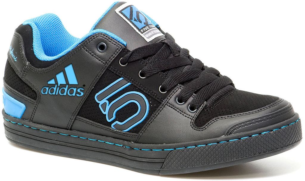 derneue5tenadidas.jpg