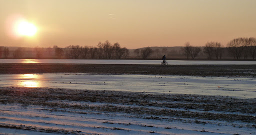 sunsetmitbiker.jpg