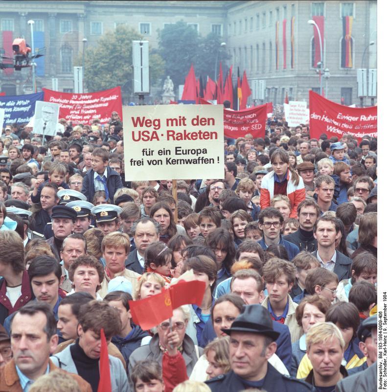 Bundesarchiv_Bild_183-1984-0909-406,_Berlin,_OdF-Kundgebung.jpg