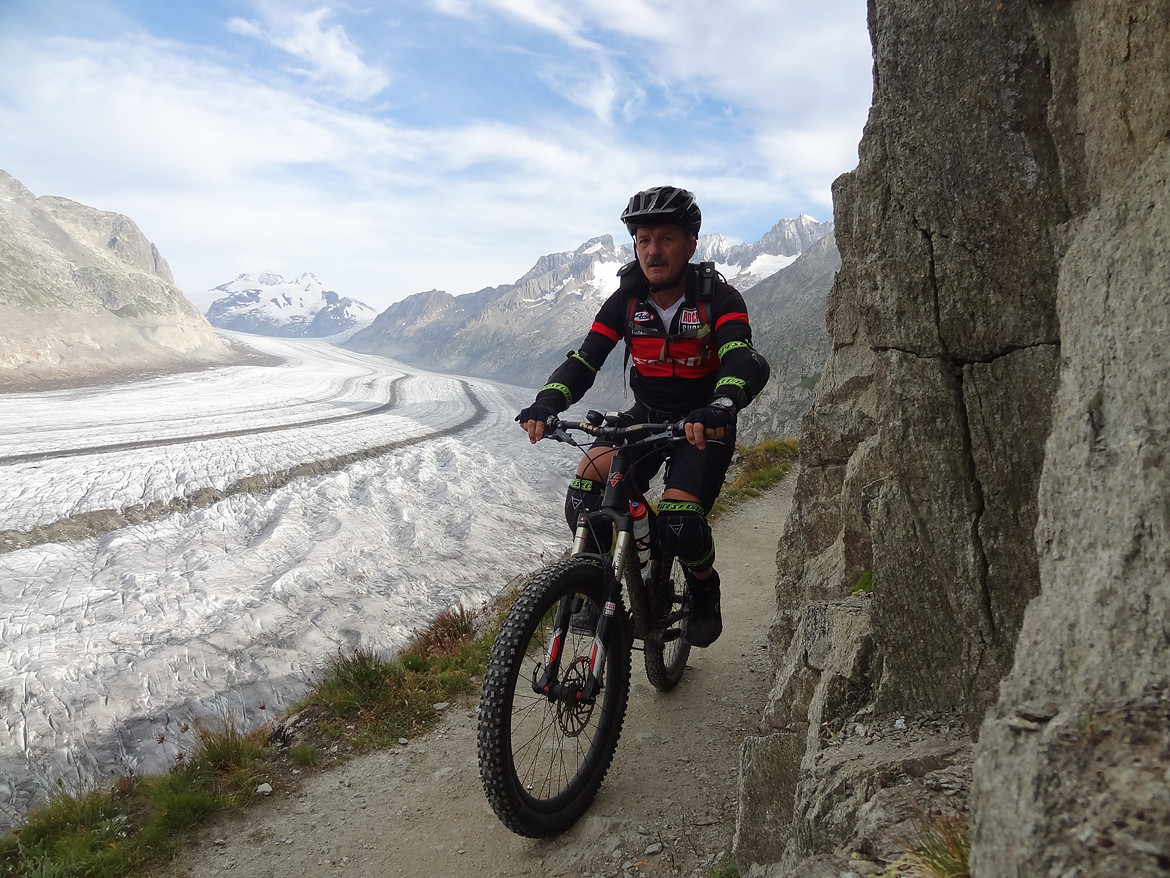 2067426-wwehgjlwyd3w-00300_bikenberdemgletscher-large.jpg