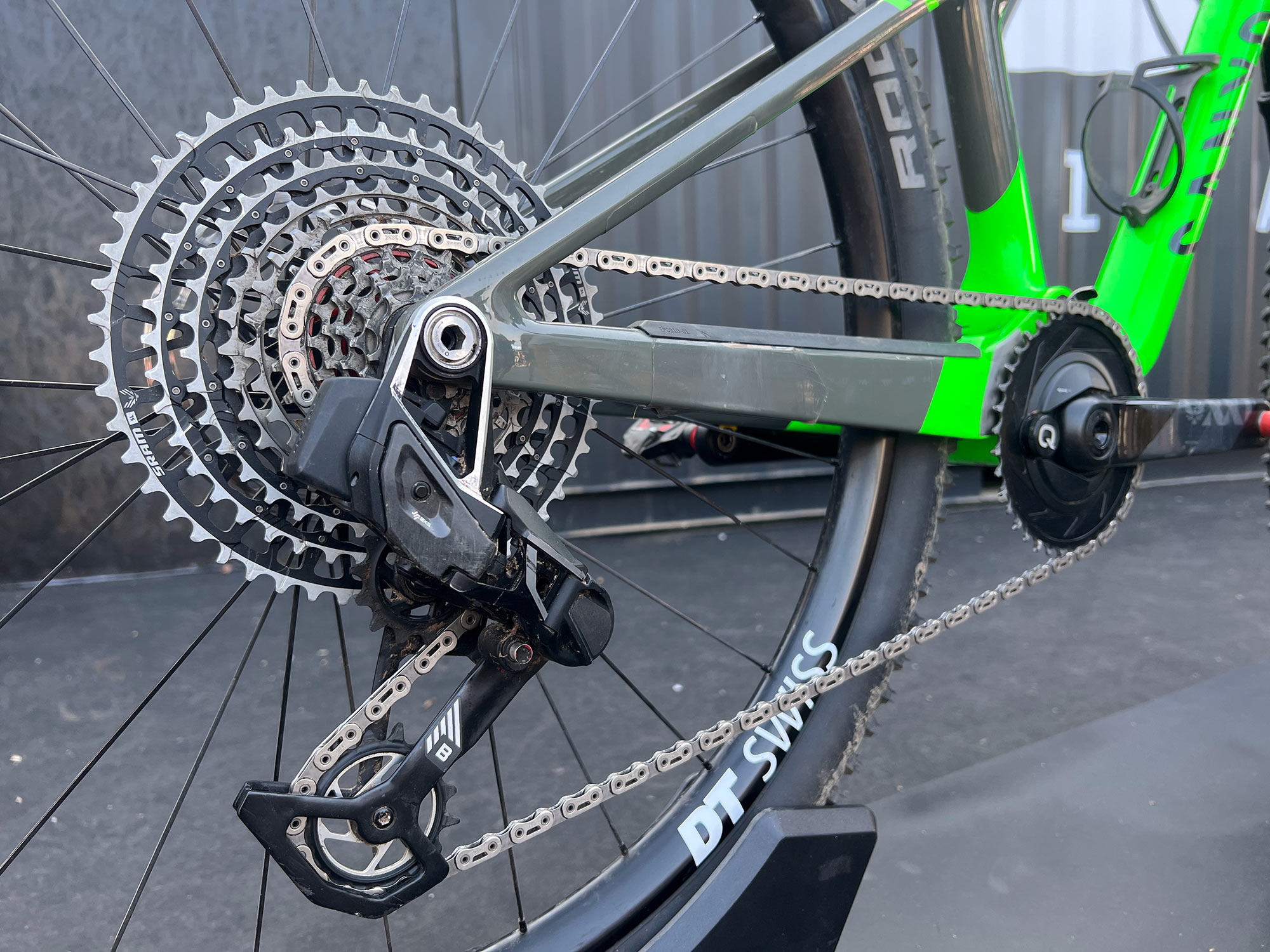 SRAM AXS-Prototyp entdeckt: Spyshot von neuem Direct-Mount-Schaltwerk ...