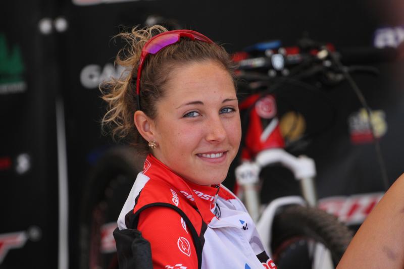 Mona Eiberweiser muss wegen Rückenschmerzen mehrere Monate auf das Radfahren verzichten