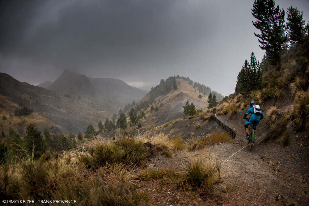 Trans Provence 2012 – Tag 2: vom Regen in die Traufe [Bericht, Bilder & Video]
