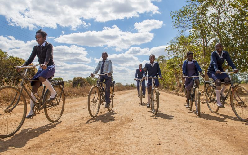 Geben & Gewinnen: IBC-Adventsverlosung für World Bicycle Relief