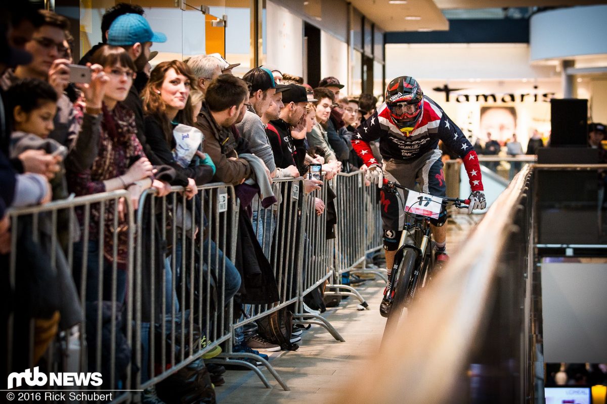 Shopping King! Downmall-Race mit Jasper Jauch [Video]