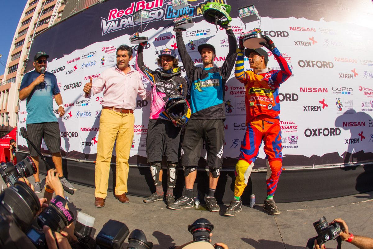 Red Bull Cerro Abajo: Fischbach gewinnt beim Urban DH in Valparaíso/Chile