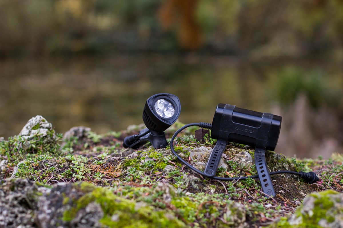 Sigma Buster 2000 HL Helmlampe im Test: Treuer Nacht-Begleiter mit vielen Details