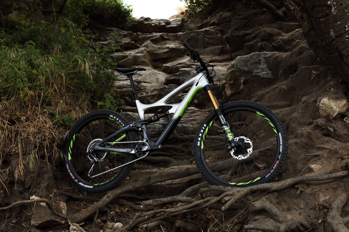 Ibis Mojo HD4: Flacher, steifer, bunter