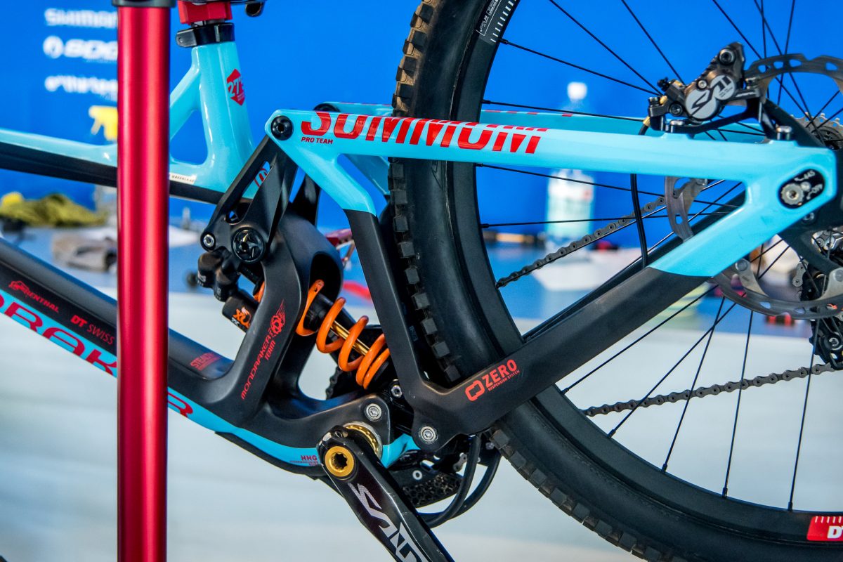 Downhill World Cup Lenzerheide: Boxengasse – Wer hat’s erfunden?