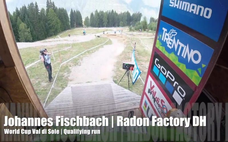 Downhill World Cup Val di Sole: Fischis Quali-Lauf in der Helmkamera-Perspektive