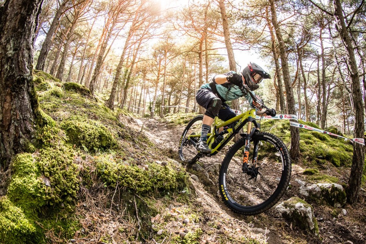 bike-components TrailTrophy 2018: Mirjam Kuhn und Stefan Peter gewinnen in Latsch
