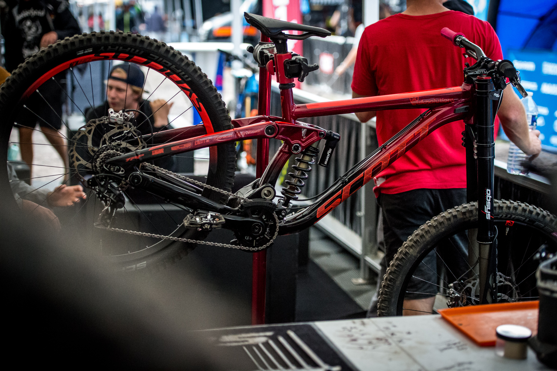Downhill World Cup 2018 – La Bresse: Boxengasse – Vive la technologie