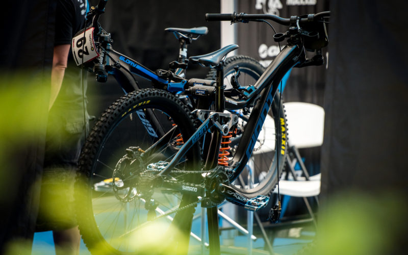 Neues 29″ Giant Glory: World Cup-Team auf Prototyp unterwegs