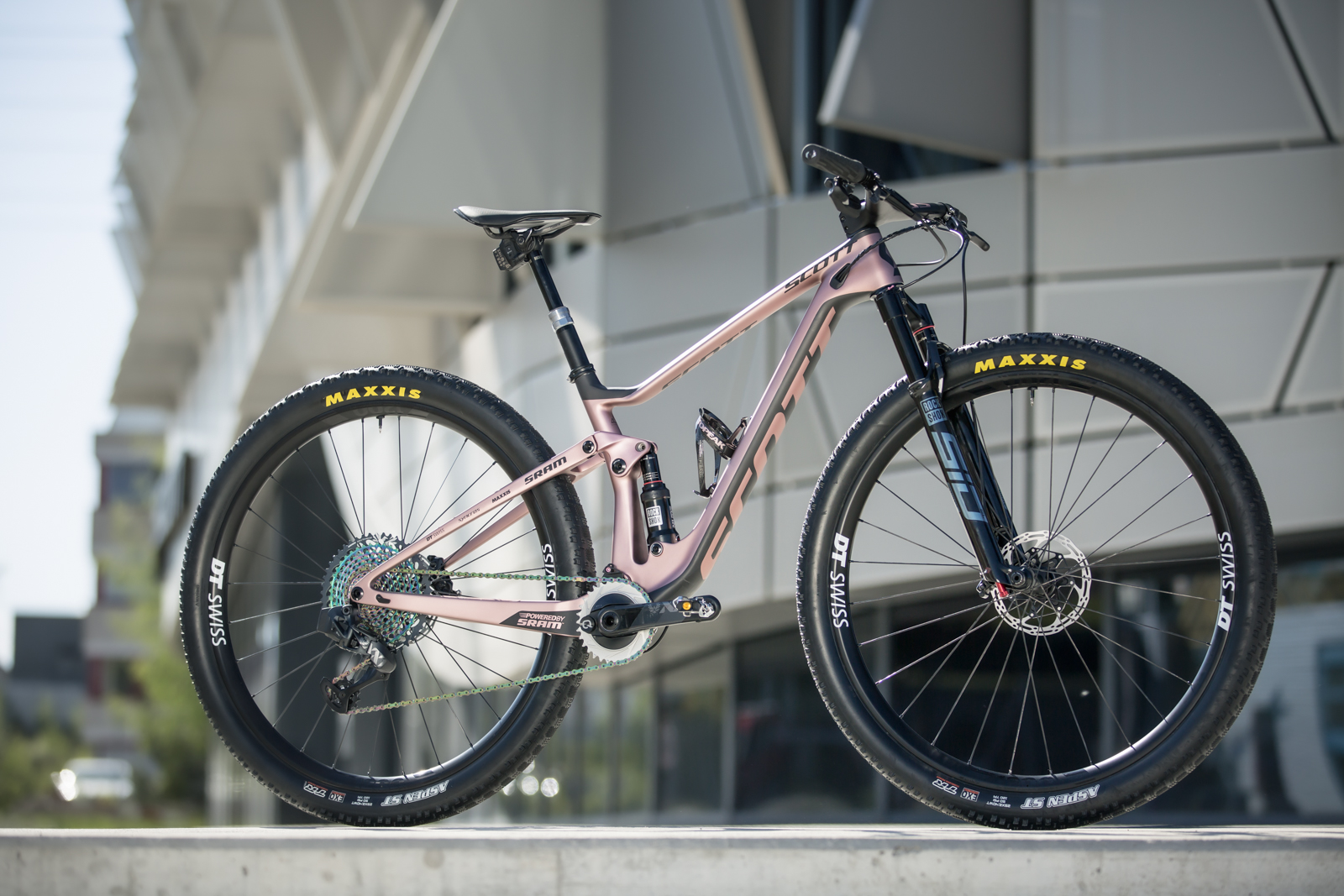 Kate Courtneys Scott Spark: Berge erklimmen, Spenden sammeln und Bike gewinnen!