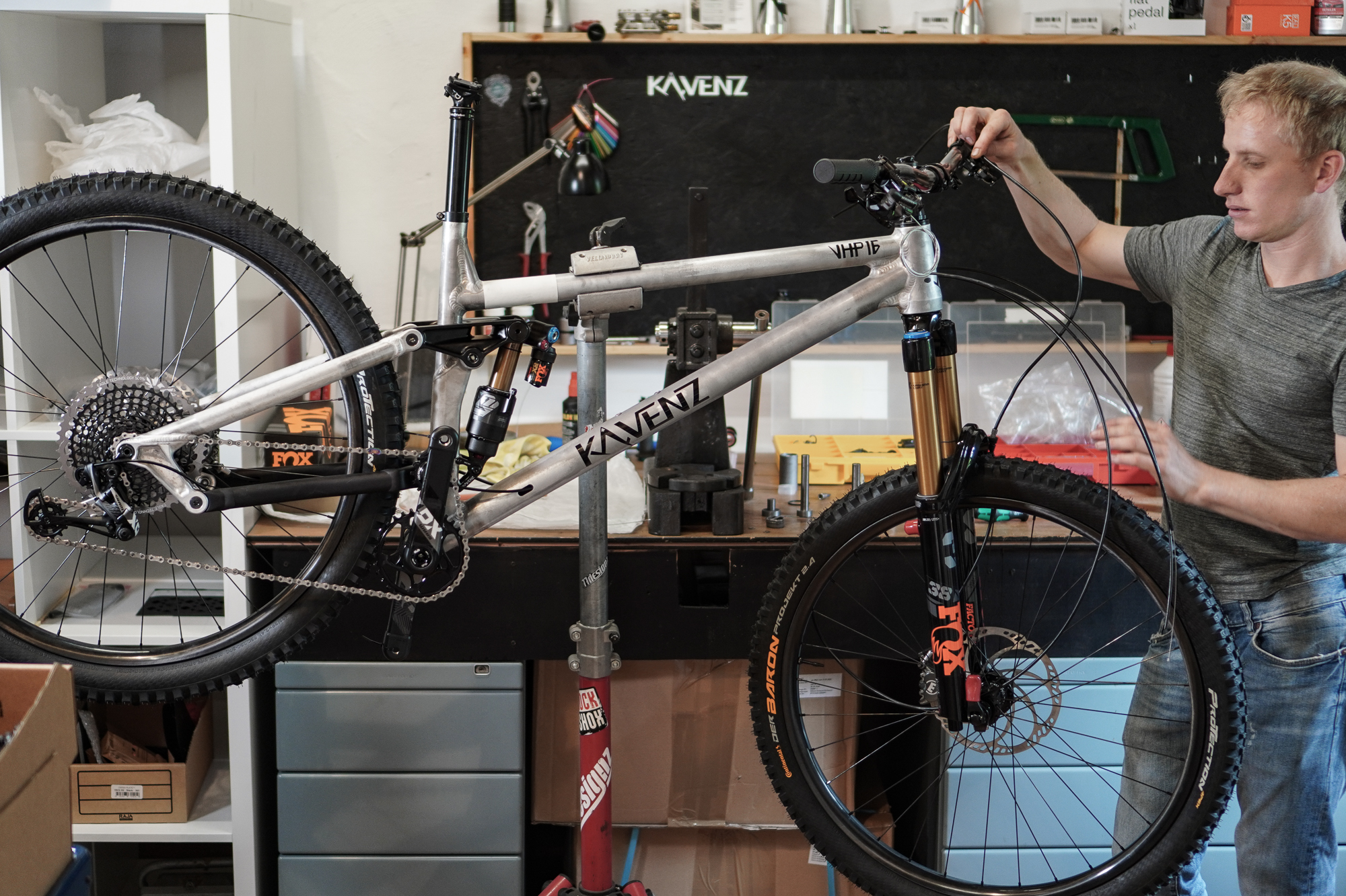 „Wir entwickeln einen Fahrradrahmen“ by 77designz: Die Vorbestellung öffnet bald!