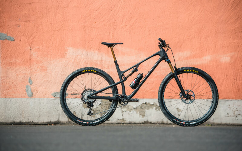 Neues Rocky Mountain Element 2022: Down Country im BC-Style
