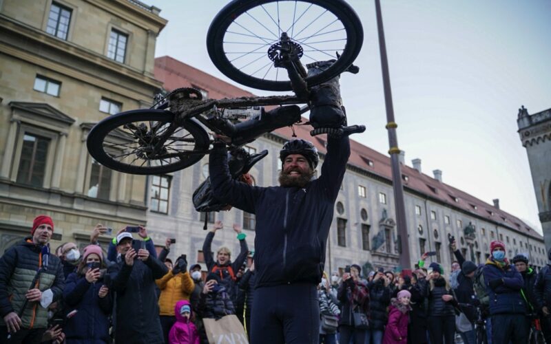 Jonas Deichmann – Triathlon um die Welt: 120-facher Ironman-Finisher ist wieder zuhause