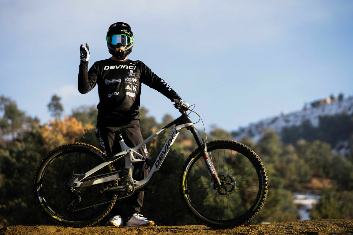Neuigkeiten aus Kanada: Freeride-Legende Cam Zink auf Devinci