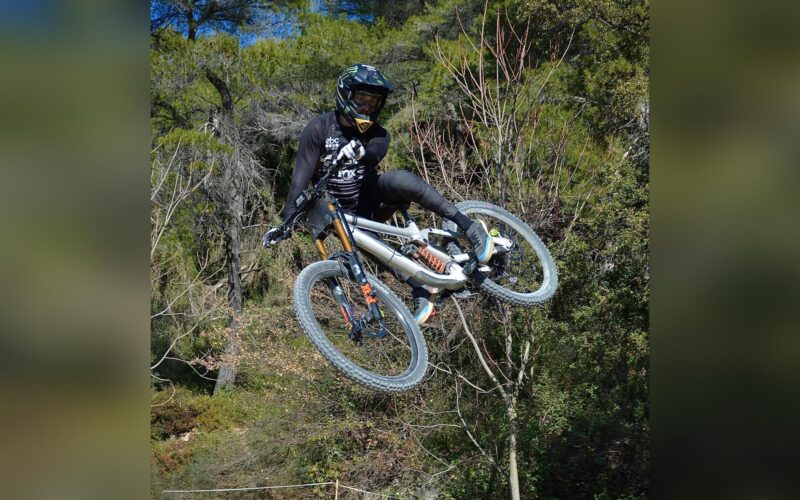 High Pivot-Prototyp in Südfrankreich gesichtet: Danny Hart auf neuem Cube Downhill-Bike?