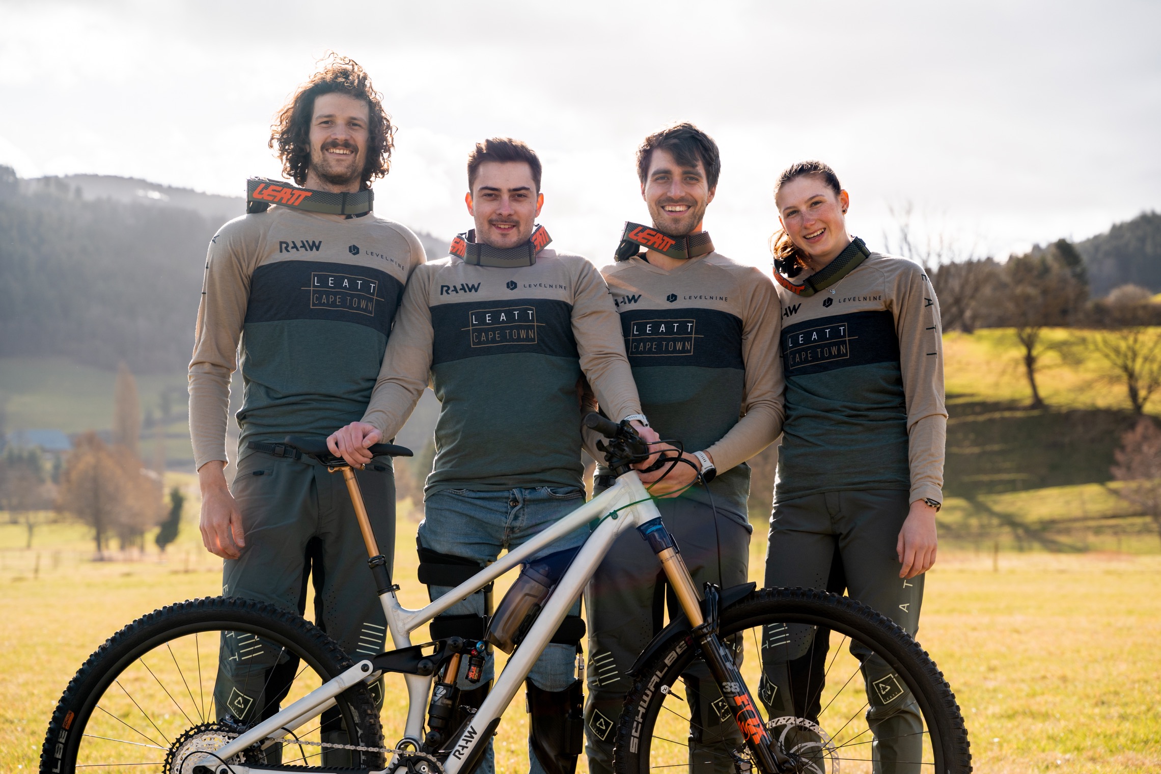 Raaw // Levelnine Gravity Team: Mit Vollgas und neuem Line-Up geht’s in die Saison!